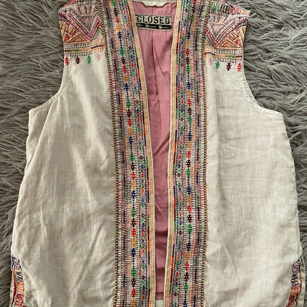 Vest - Picture 4 of 12